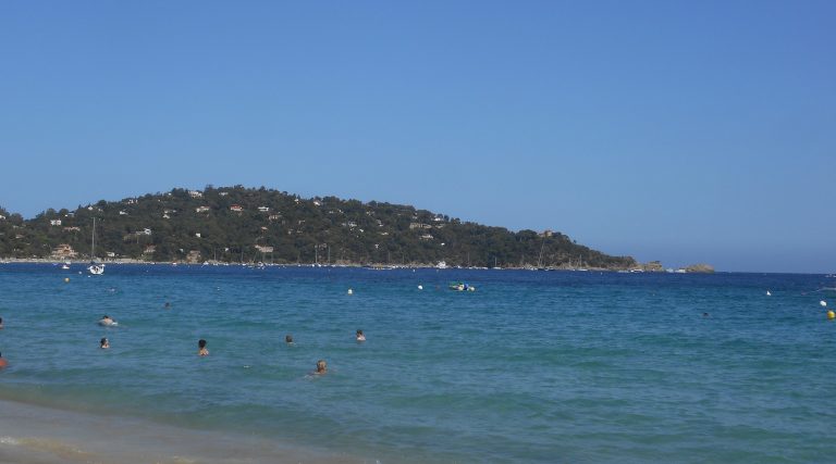 Grand Hôtel Moriaz : Le Cap Nègre Depuis Cavalière